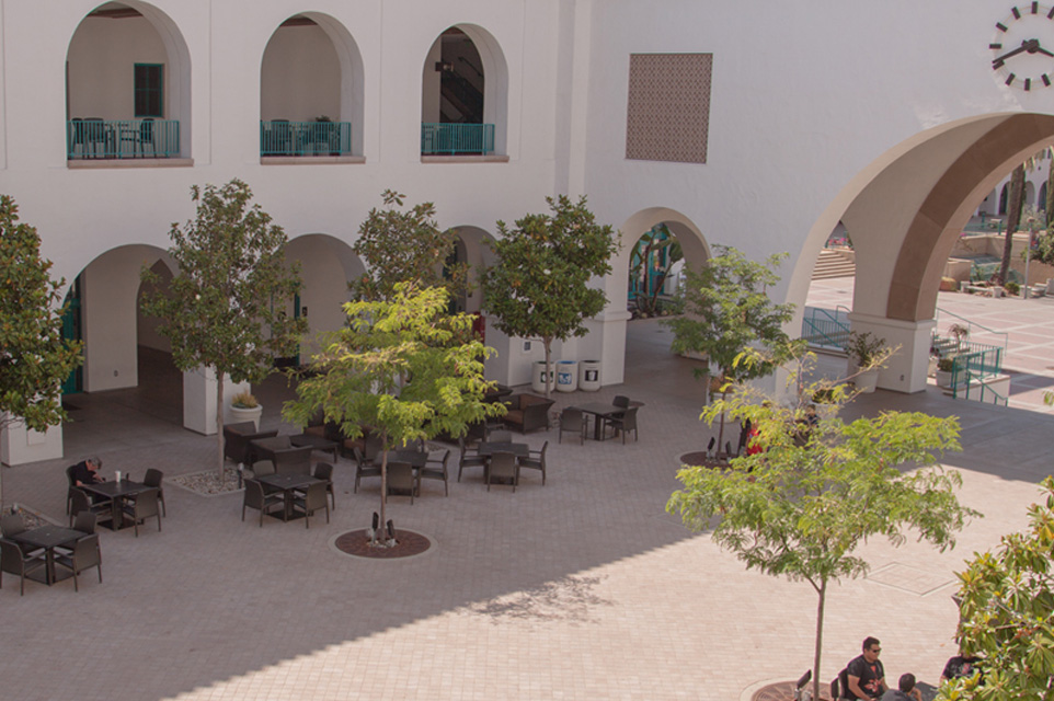 Conrad Prebys Aztec Student Union: Goldberg Courtyard